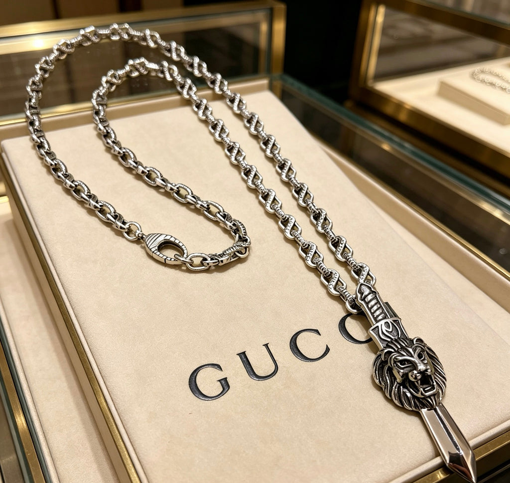 Double-G Emblem Pendant Necklace in Silver-Tone – Vintage Detail – Design 038 main product view