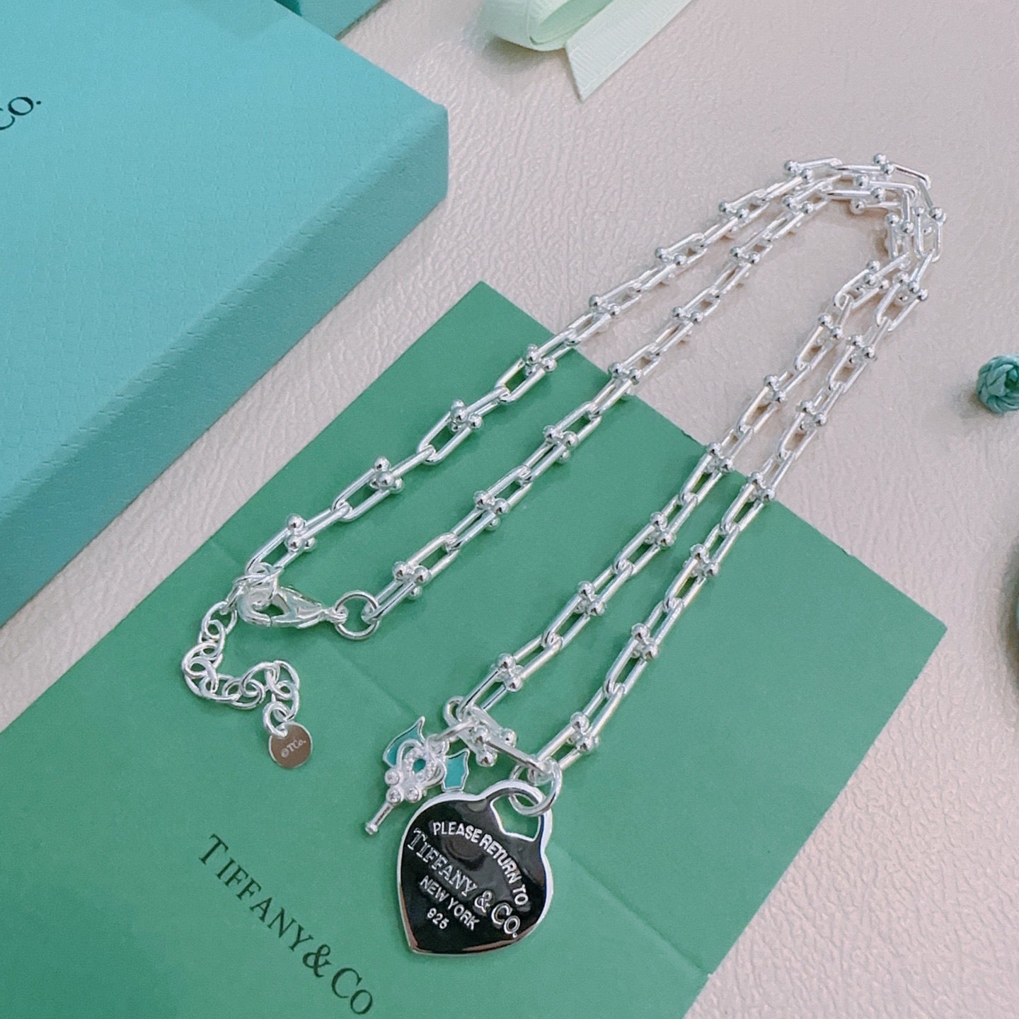 Signature Motif Pendant Necklace in Silver-Tone – Vintage Detail – Design 45 close-up detail