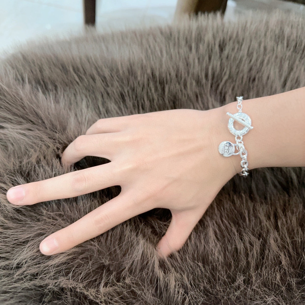 Signature Motif Bracelet in Silver-Tone – Vintage Detail – Design 90 main product view