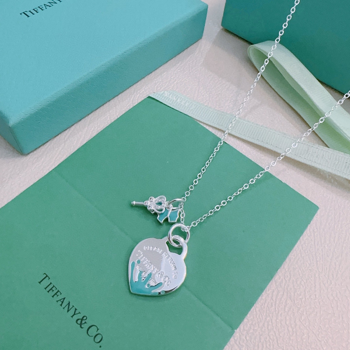 Signature Motif Pendant Necklace in Silver-Tone – Vintage Detail – Design 44 close-up detail