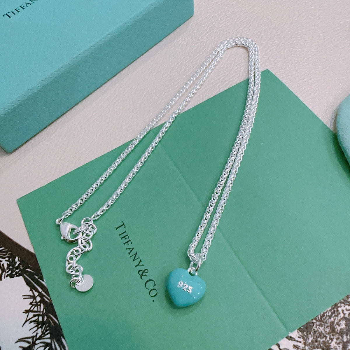 Signature Motif Pendant Necklace in Silver-Tone – Vintage Detail – Design 48 close-up detail