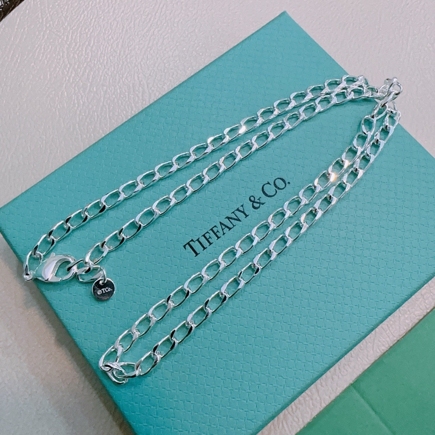 Signature Motif Pendant Necklace in Silver-Tone – Vintage Detail – Design 47 close-up detail