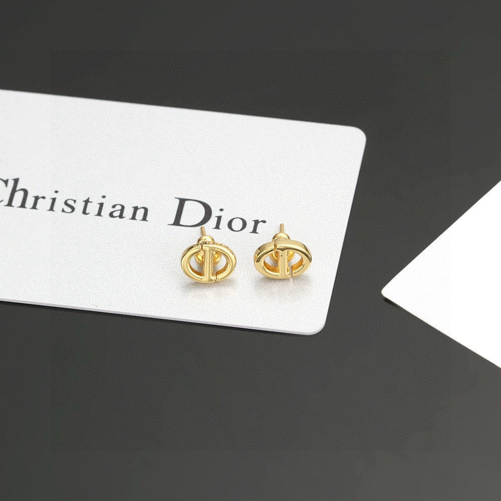 Graphic Letter Motif Stud Earrings in Silver-Tone – Design 005 close-up detail