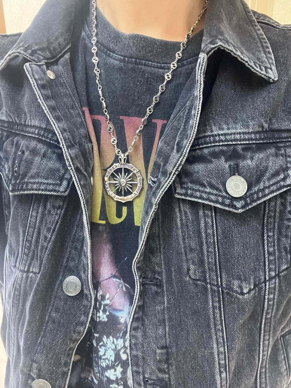 Double-G Emblem Pendant Necklace in Polished Metal-Tone – Design 250 detail view