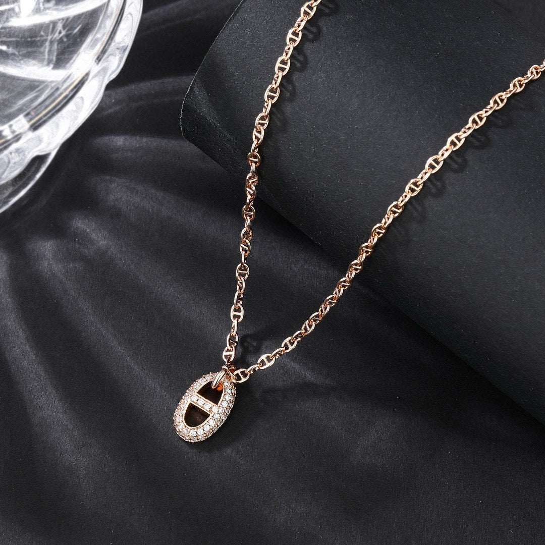 Toggle Pendant Necklace in Rose-Gold-Tone – Rose Gold Detail – Design 003 detail view
