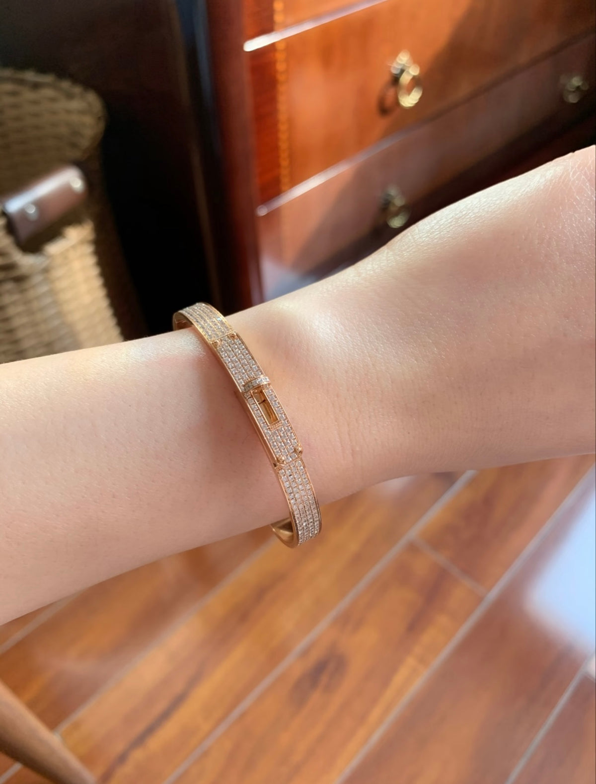 Geometric Emblem Bangle in Rose-Gold-Tone – Rose Gold Detail – Design 003 close-up detail