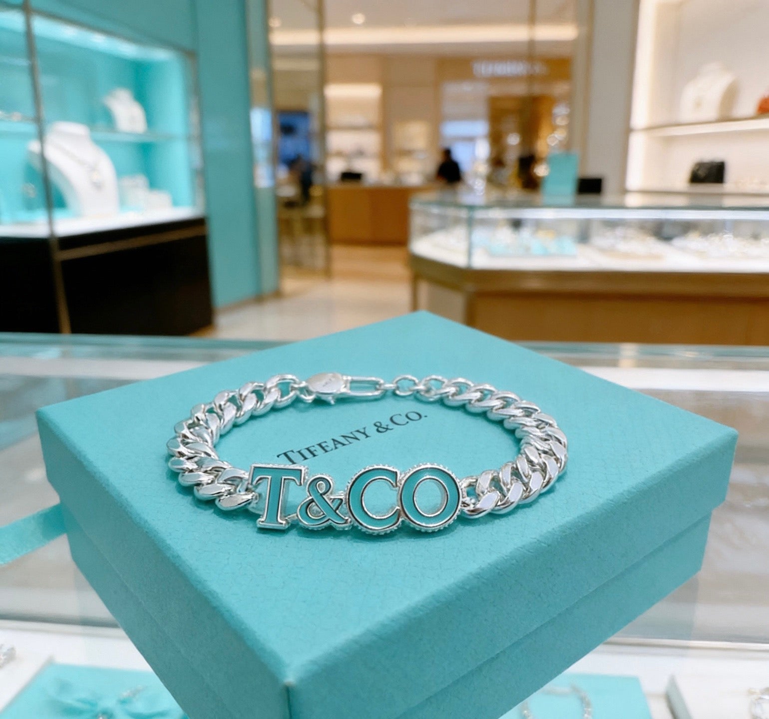 Signature Motif Bracelet in Silver-Tone – Vintage Detail – Design 92 styled product view