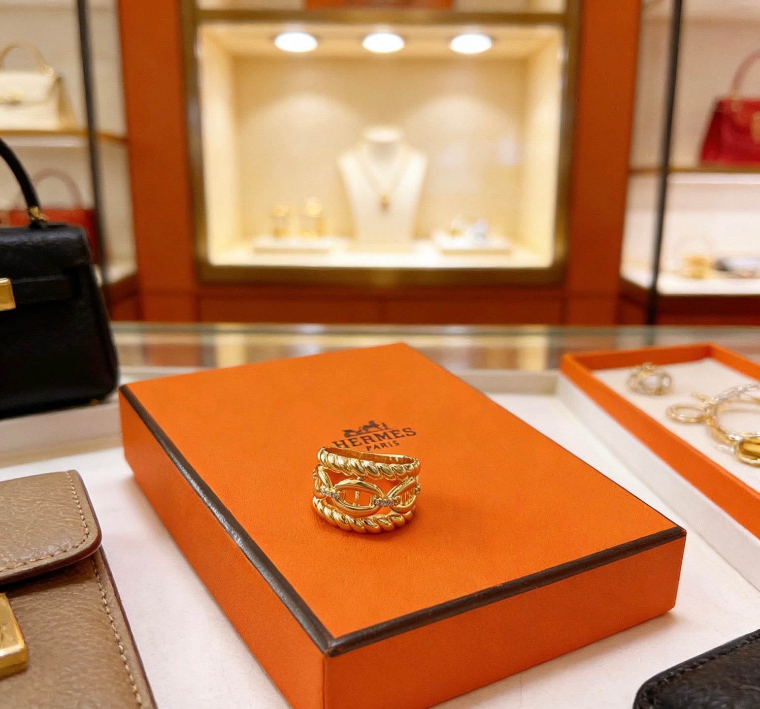 Toggle Statement Ring in Gold-Tone – Toggle Detail detail view