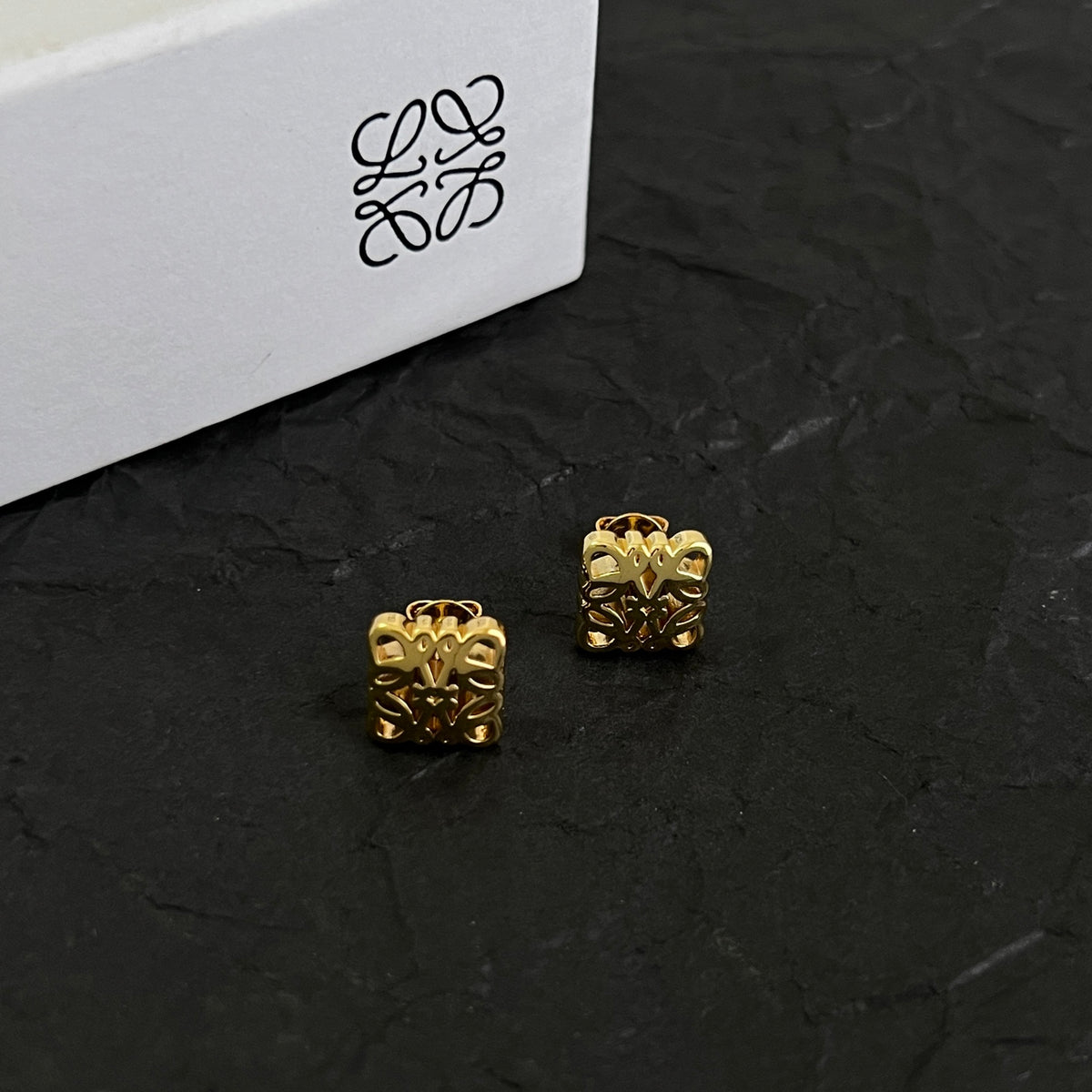 Floral Motif Stud Earrings in Polished Metal-Tone – Design 05 side detail