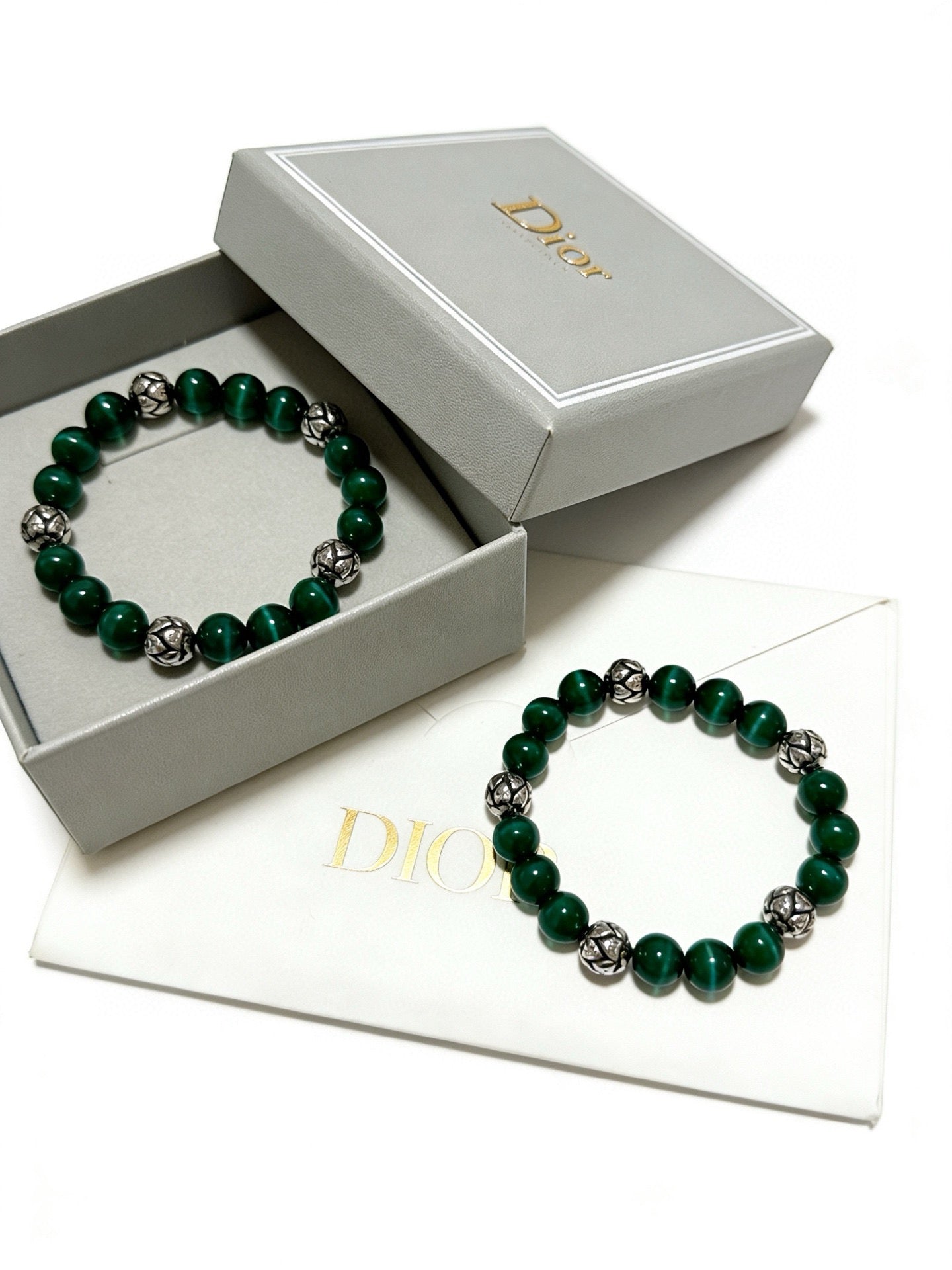 Star Motif Statement Bracelet in Silver-Tone with Vintage-Style Finish – Design 020 side detail