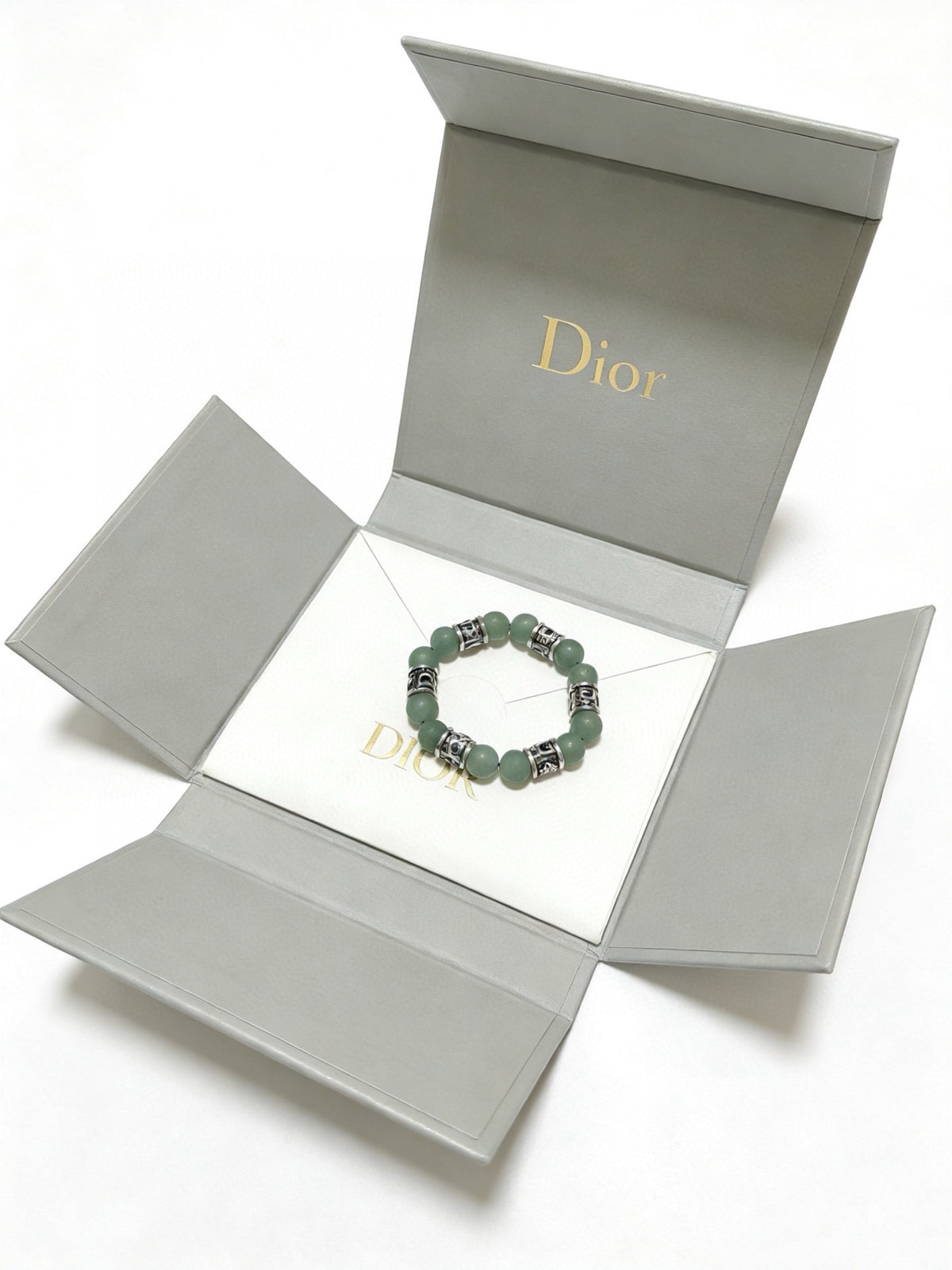 Star Motif Statement Bracelet in Silver-Tone with Vintage-Style Finish – Design 017 detail view