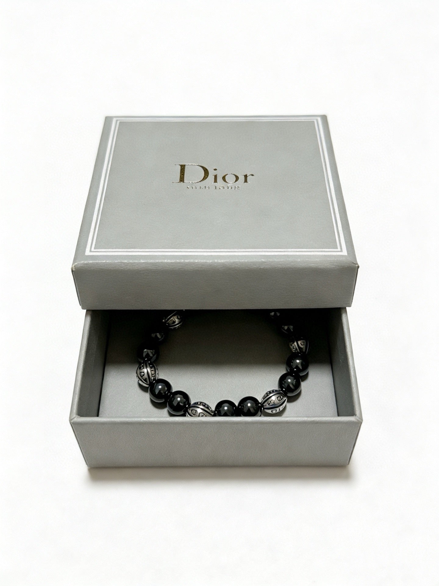 Star Motif Statement Bracelet in Silver-Tone with Vintage-Style Finish – Design 014 side detail