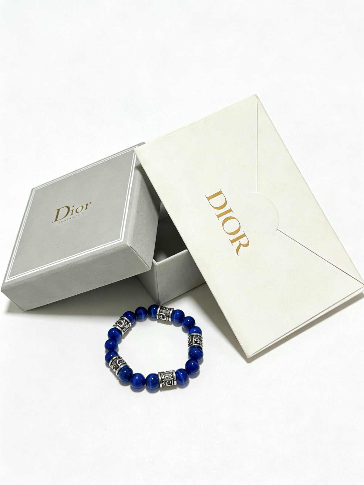 Star Motif Statement Bracelet in Silver-Tone with Vintage-Style Finish – Design 013 side detail