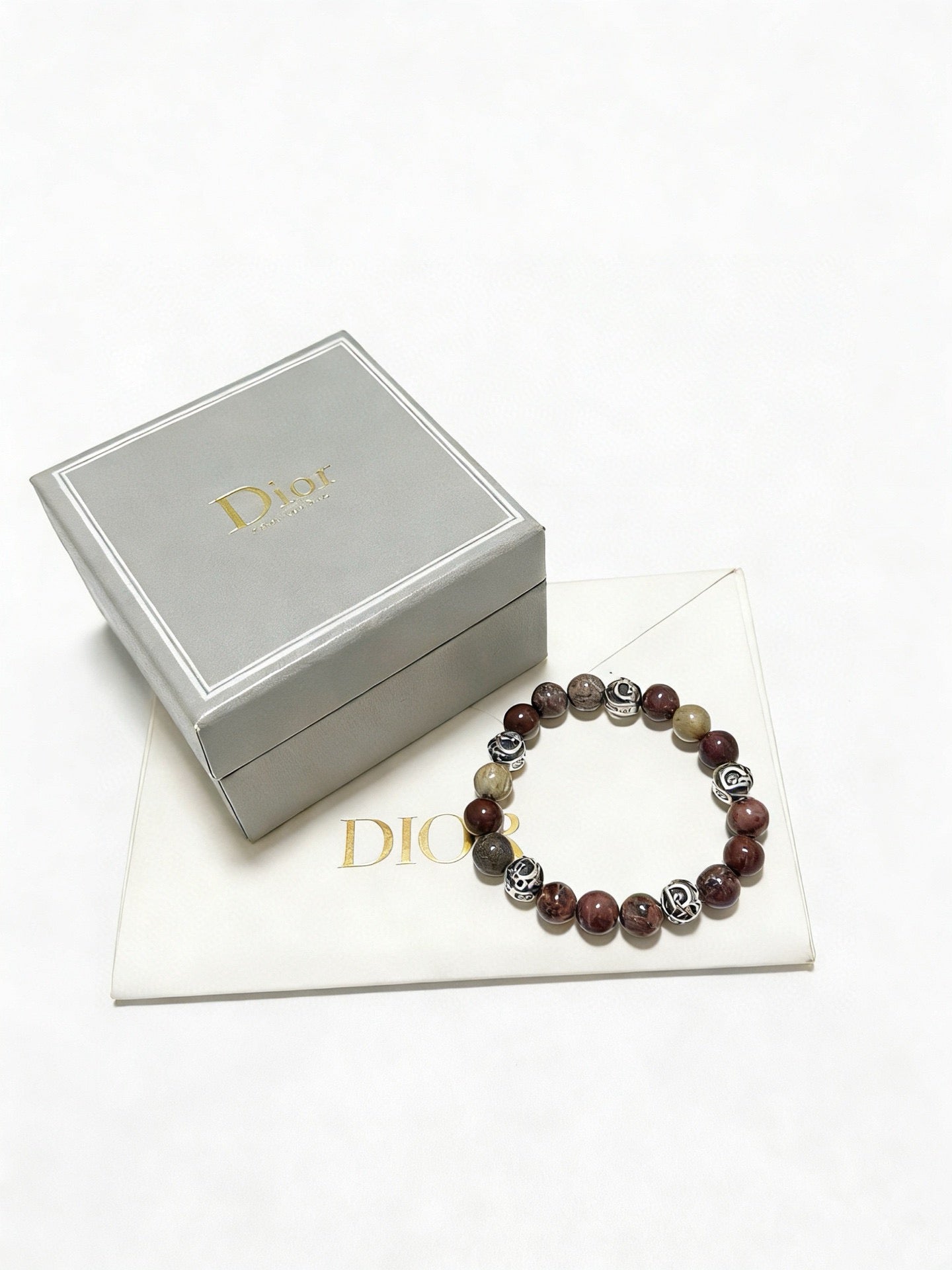 Star Motif Statement Bracelet in Silver-Tone with Vintage-Style Finish – Design 012 front view