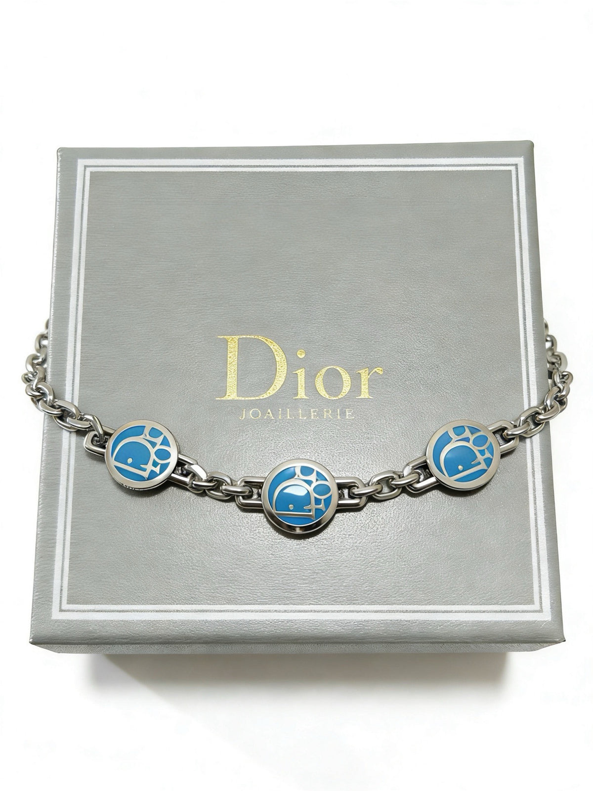 Star Motif Pendant Necklace in Silver-Tone with Chain Detail – Design 030 side detail