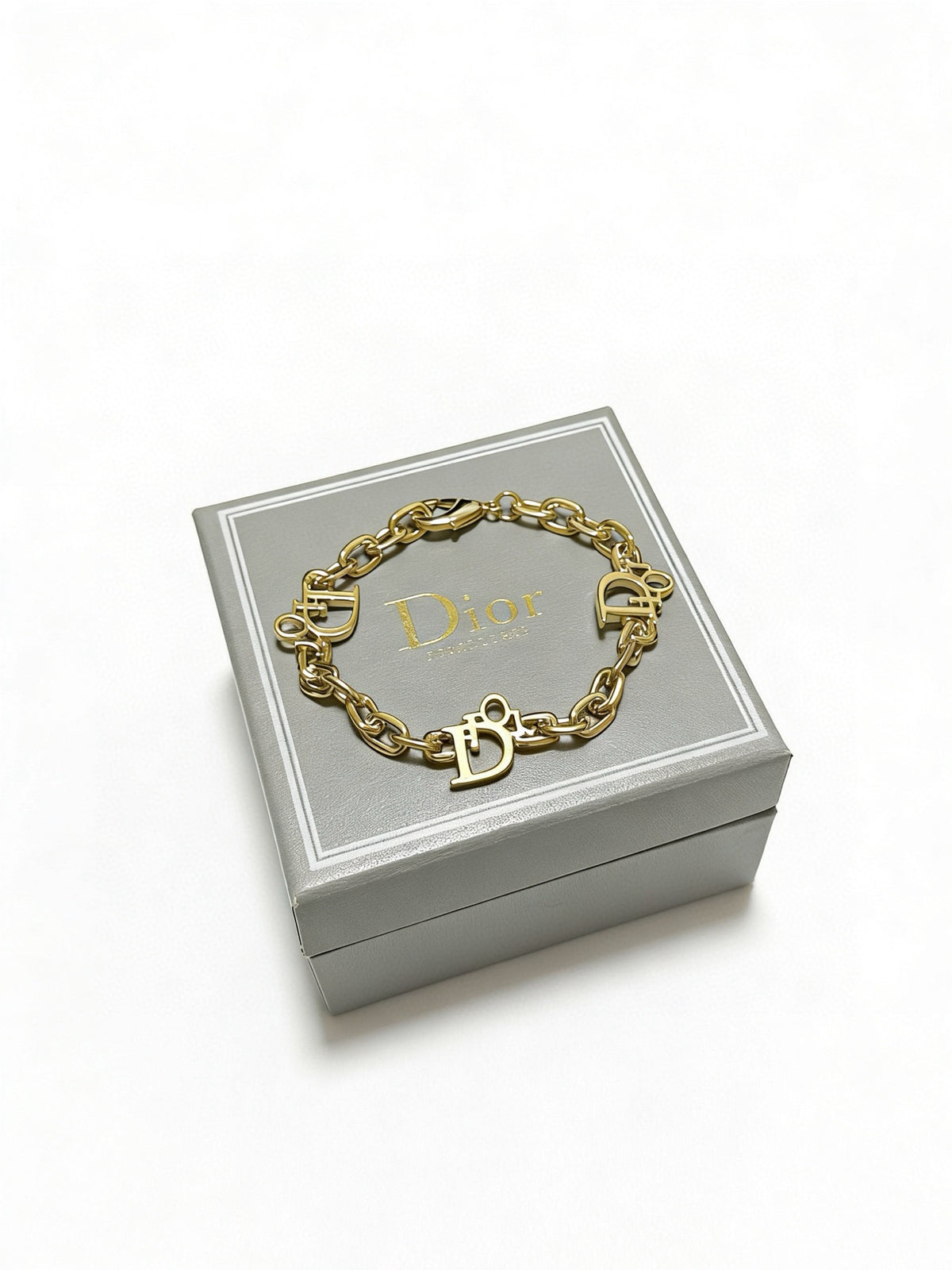 Star Motif Pendant Necklace in Silver-Tone with Chain Detail – Design 029 main product view