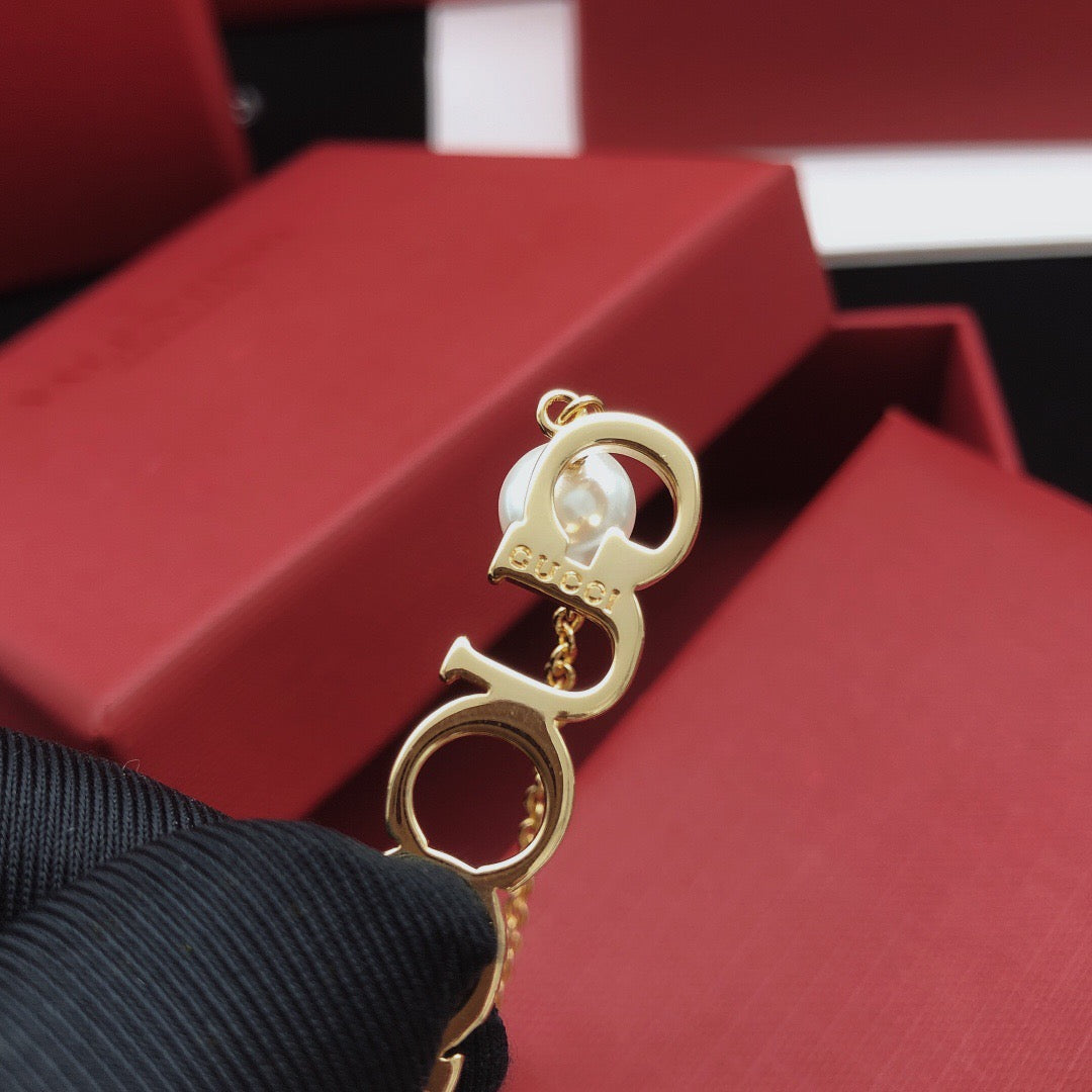 Geometric Emblem Bracelet in Gold-Tone – Design 009 close-up detail