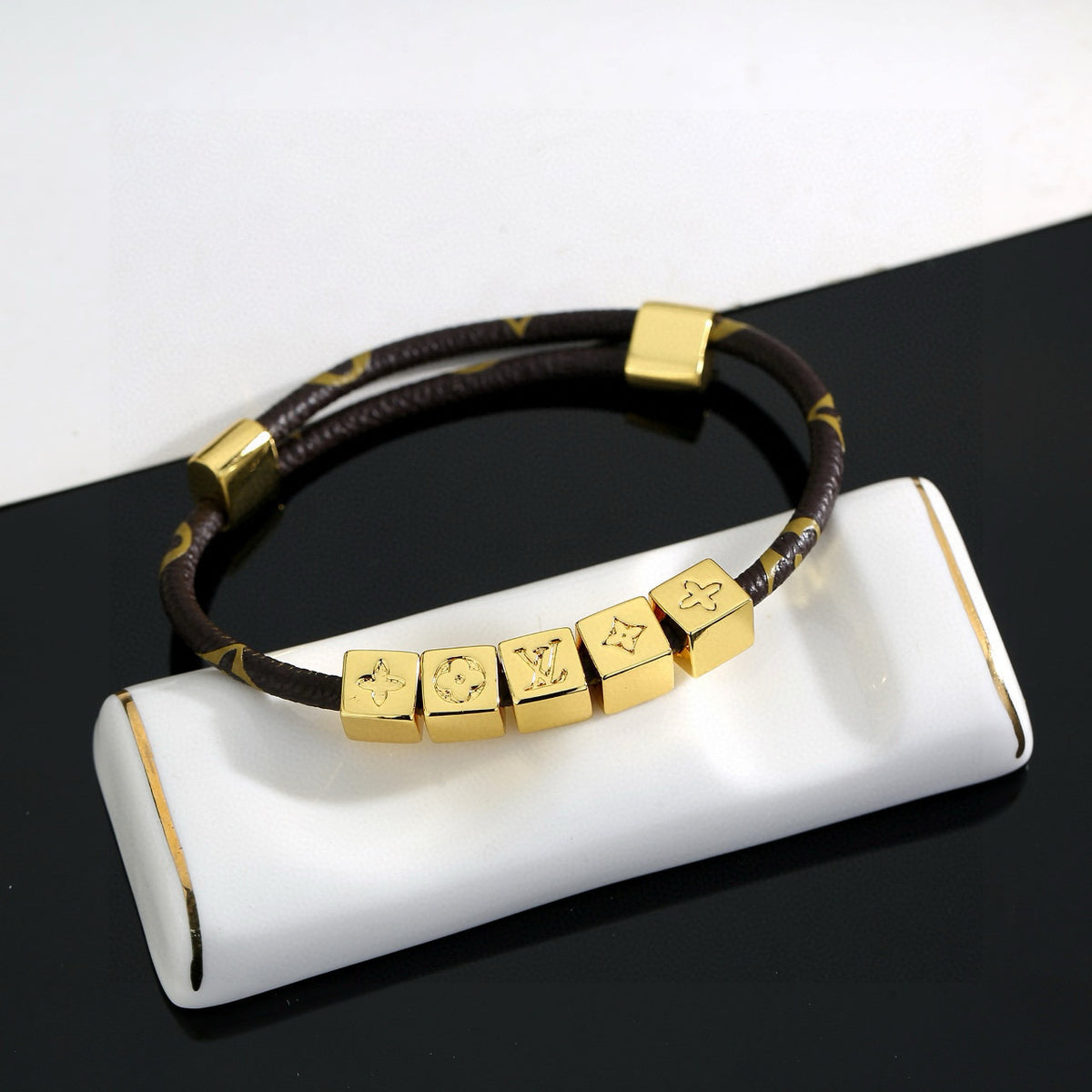 Geometric Emblem Leather-Detail Bracelet – Leather Detail – Design 025 detail view