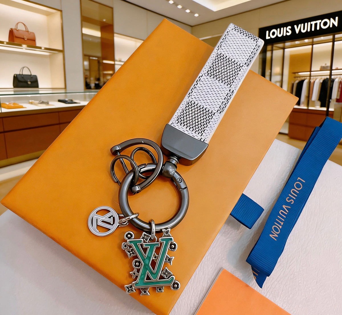 Bag Motif Keychain – Bag Detail – Design 123 side detail