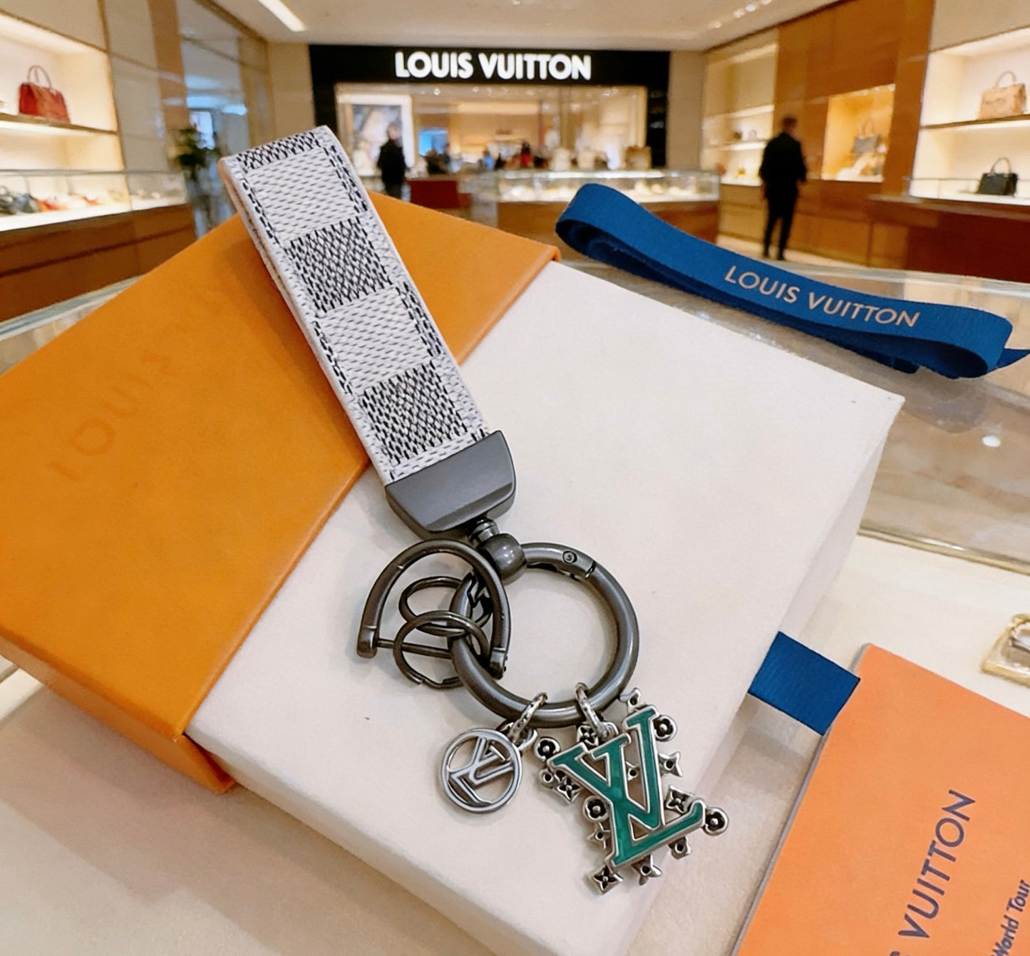 Bag Motif Keychain – Bag Detail – Design 123 front product view