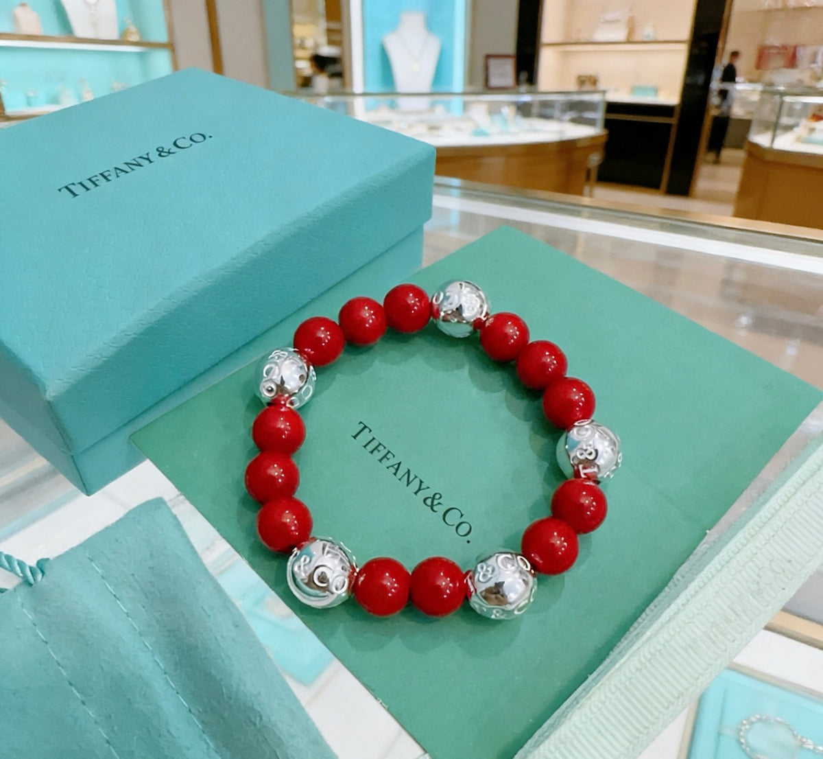 Signature Motif Bracelet in Silver-Tone – Agate Detail – Design 03 styled product view
