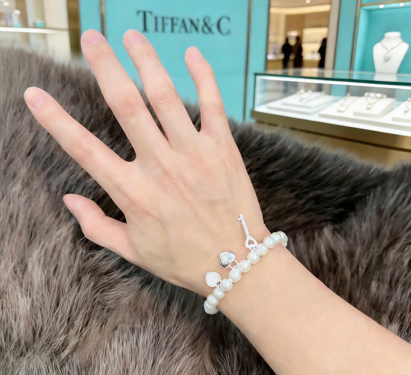 Signature Motif Bracelet in Silver-Tone – Vintage Detail – Design 104 side detail