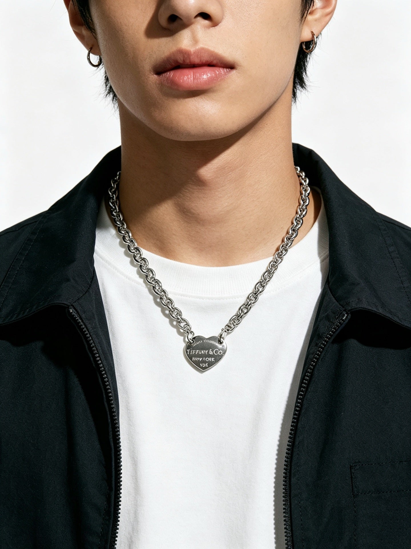 Signature Motif Pendant Necklace in Silver-Tone – Vintage Detail – Design 53 close-up detail