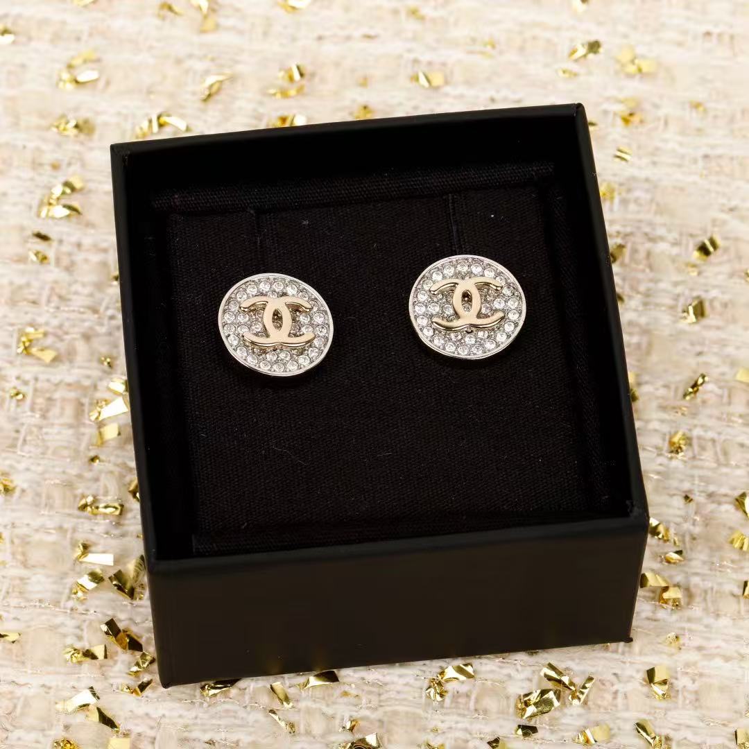 Double-C Emblem Stud Earrings in Gold-Tone – Design 043 side detail