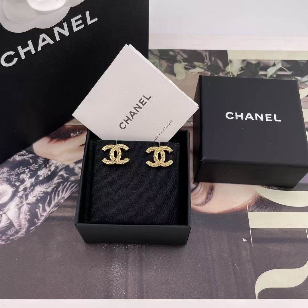 Double-C Emblem Stud Earrings in Gold-Tone – Design 042 side detail