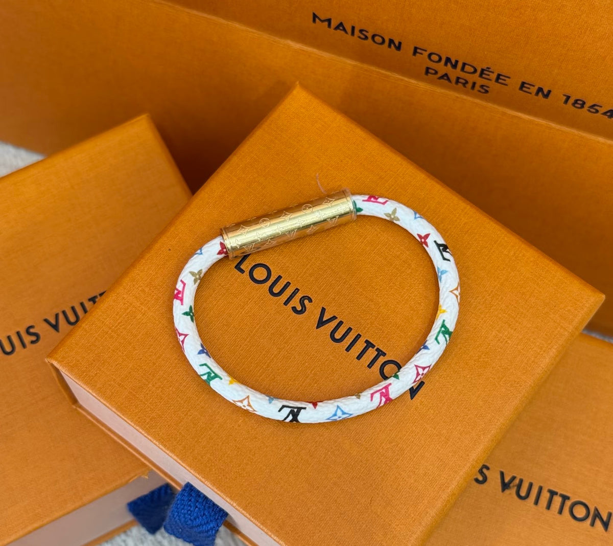 Geometric Emblem Bangle in Gold-Tone – Leather Detail – Design 006 main product view