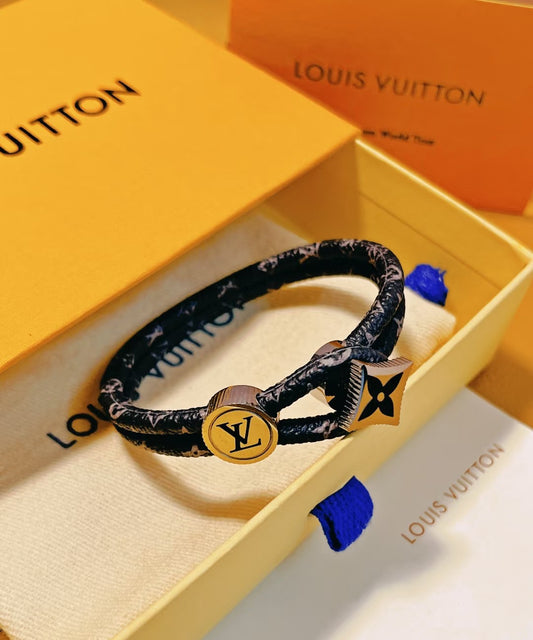 Geometric Emblem Bangle in Gold-Tone – Leather Detail – Design 005 main product view