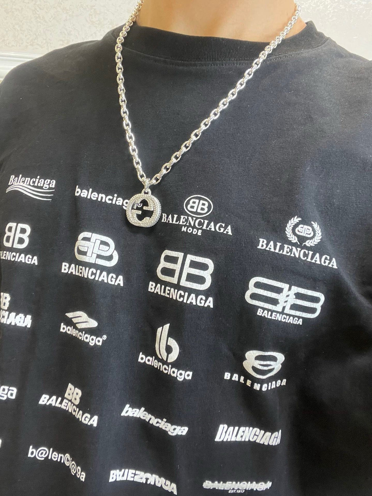 Double-G Emblem Pendant Necklace in Silver-Tone – Vintage Detail – Design 055 detail view