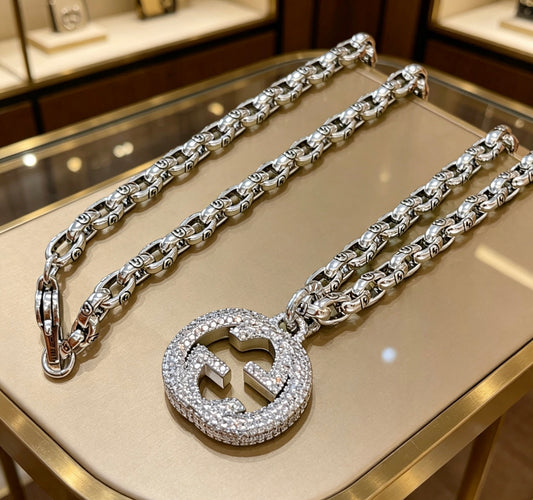 Double-G Emblem Pendant Necklace in Silver-Tone – Vintage Detail – Design 055 main product view