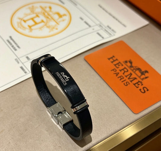 Horse Bangle in Gold-Tone – Design 043 main product view