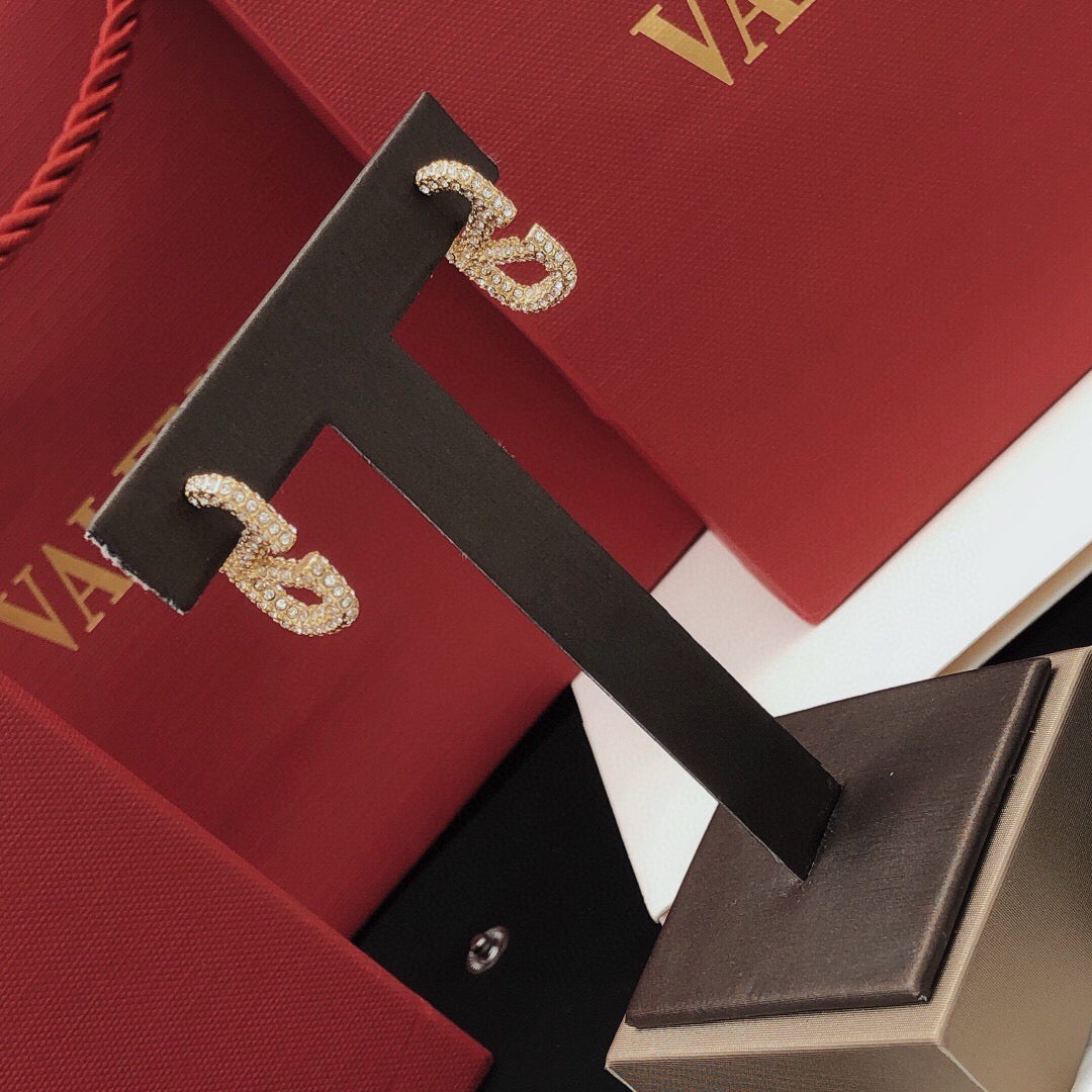 V Emblem Crystal-Accent Stud Earrings – Small styled detail