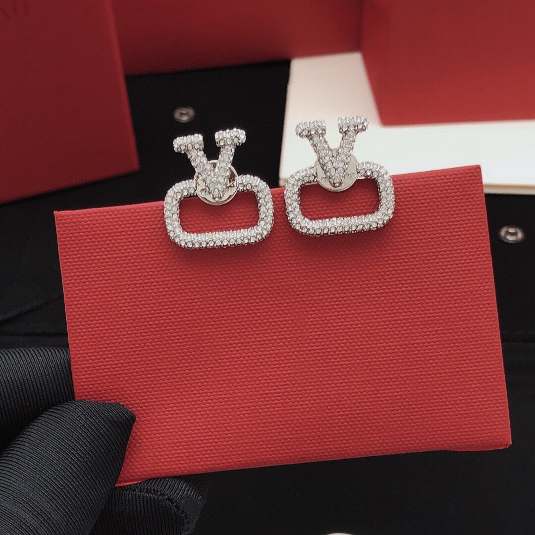 Signature Emblem Crystal-Accent Stud Earrings – Design 14 styled detail