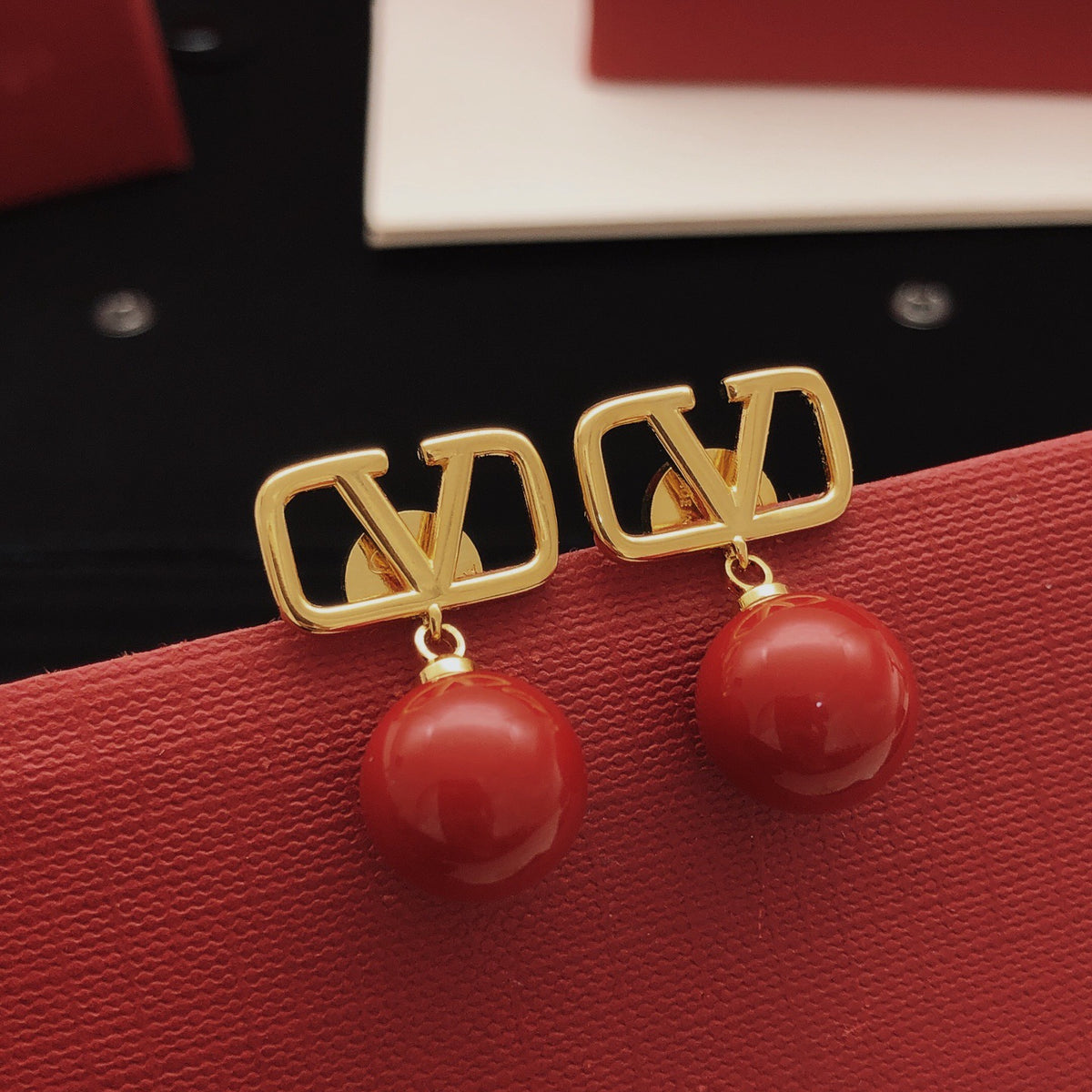 Signature Emblem Pearl-Detail Stud Earrings – Red main product view