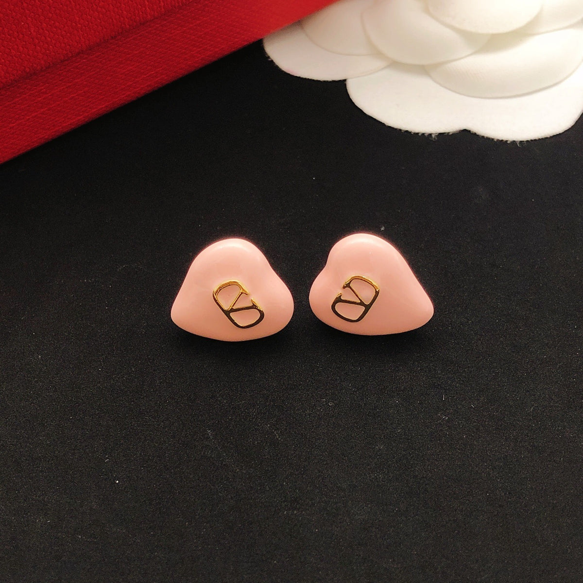 Heart Stud Earrings in Gold-Tone – Pink – Design 03 side detail