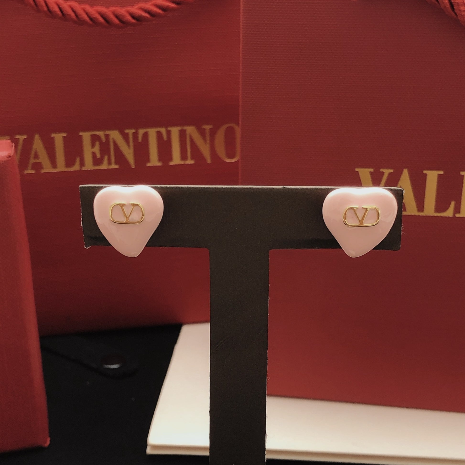 Heart Stud Earrings in Gold-Tone – Pink – Design 03 close-up view