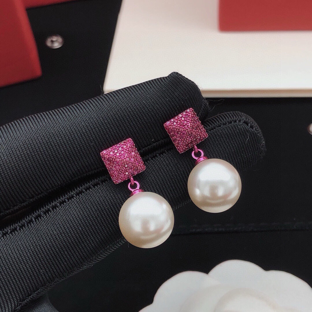 Triangle Pearl-Detail Stud Earrings side detail