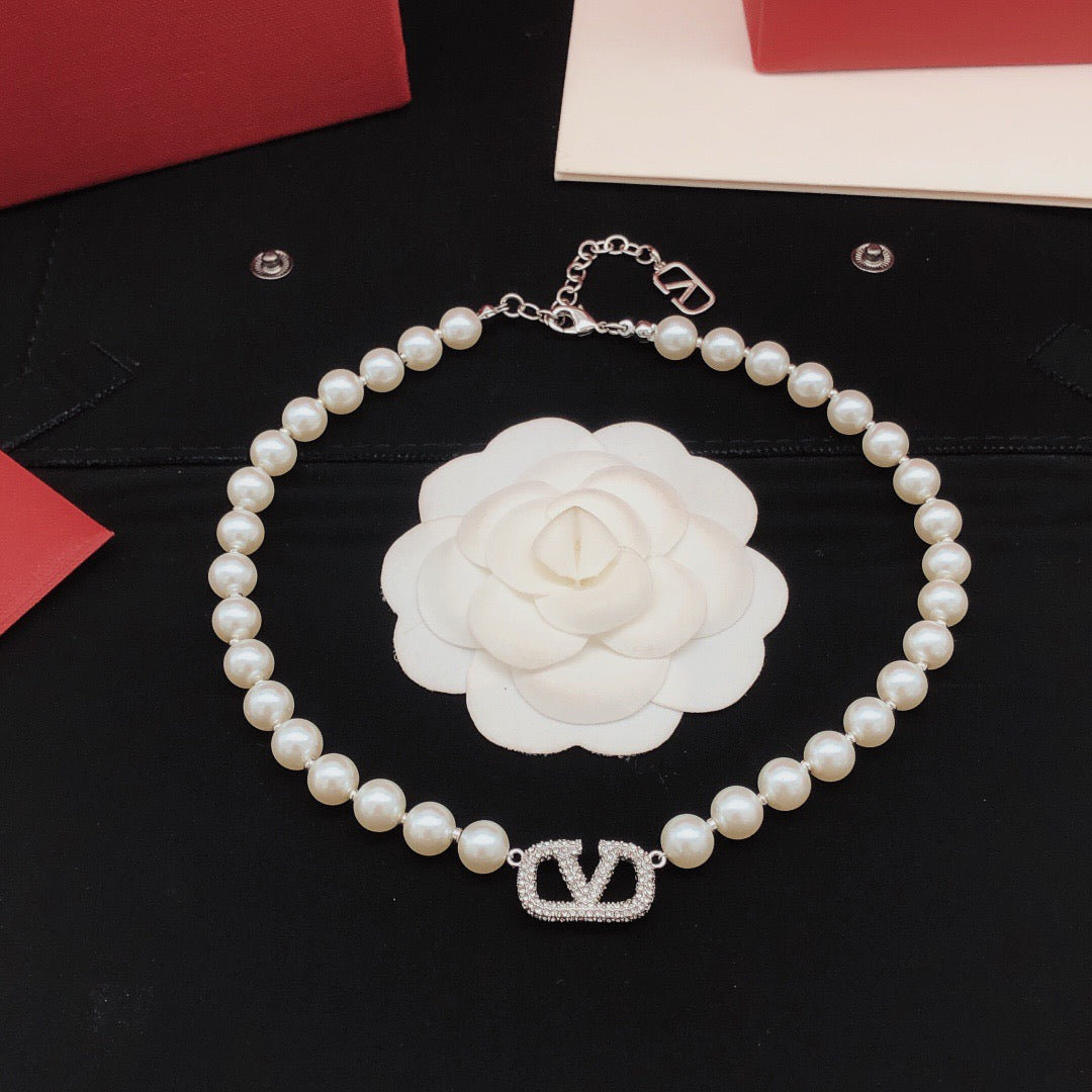V Emblem Crystal-Accent Pendant Necklace – Design 07 main product view