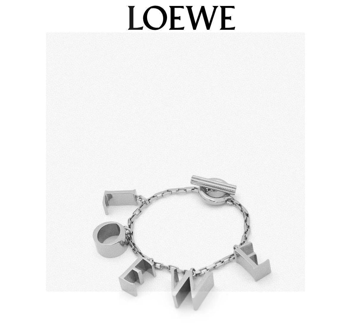 Sculptural Pendant Necklace in Polished Metal-Tone – Design 05 detail view