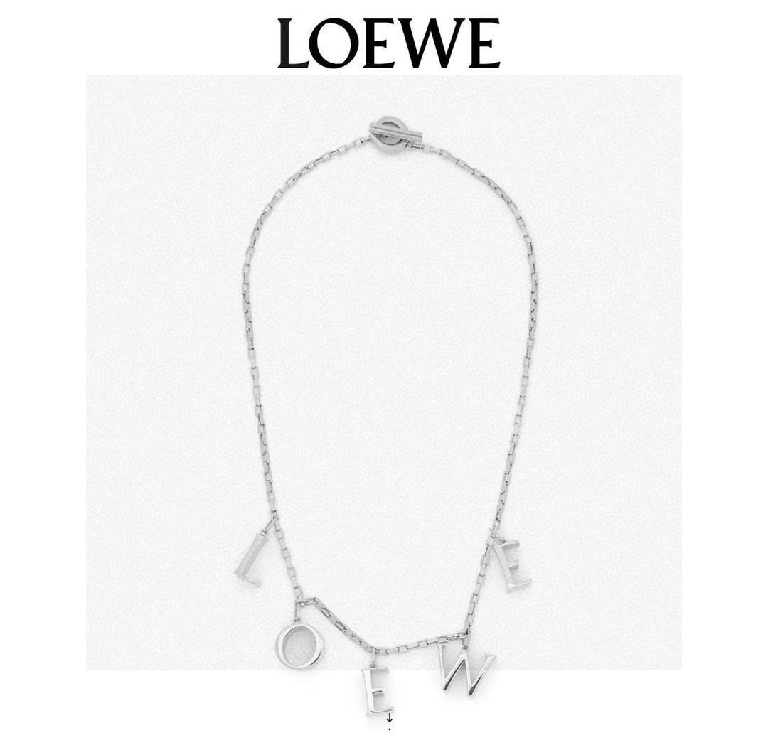 Sculptural Pendant Necklace in Polished Metal-Tone – Design 05 side detail