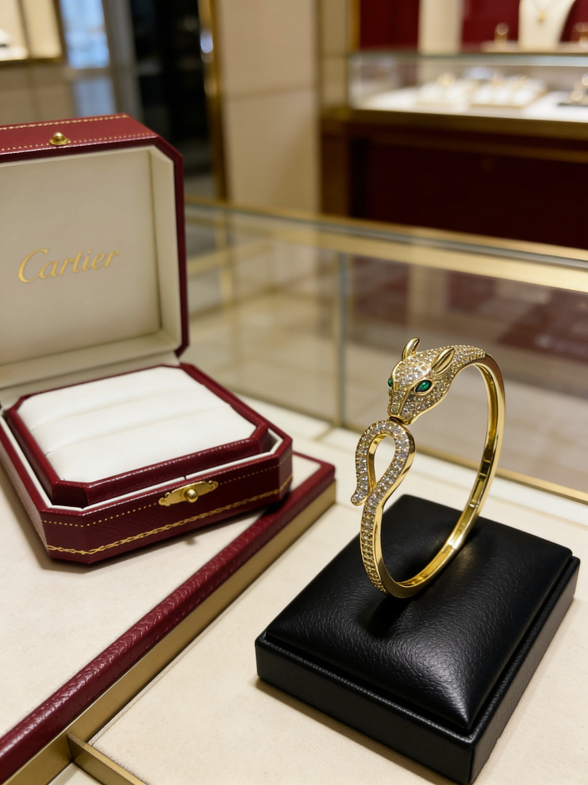 Sculptural Statement Bracelet in Gold-Tone – Design 220 close-up detail