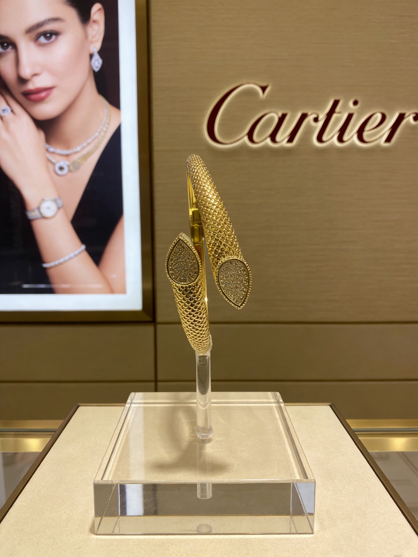 Sculptural Statement Bracelet in Gold-Tone – Design 218 side detail