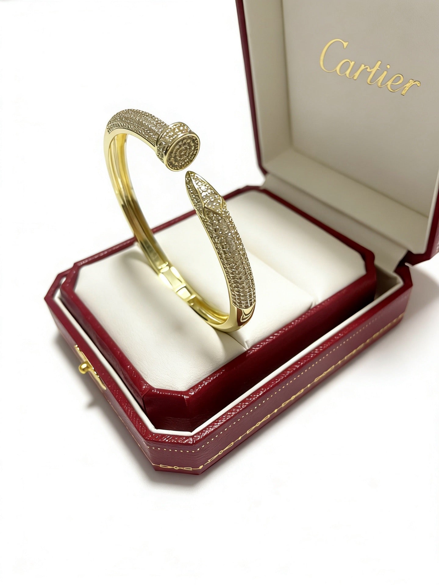 Sculptural Statement Bracelet in Gold-Tone – Design 214 close-up detail
