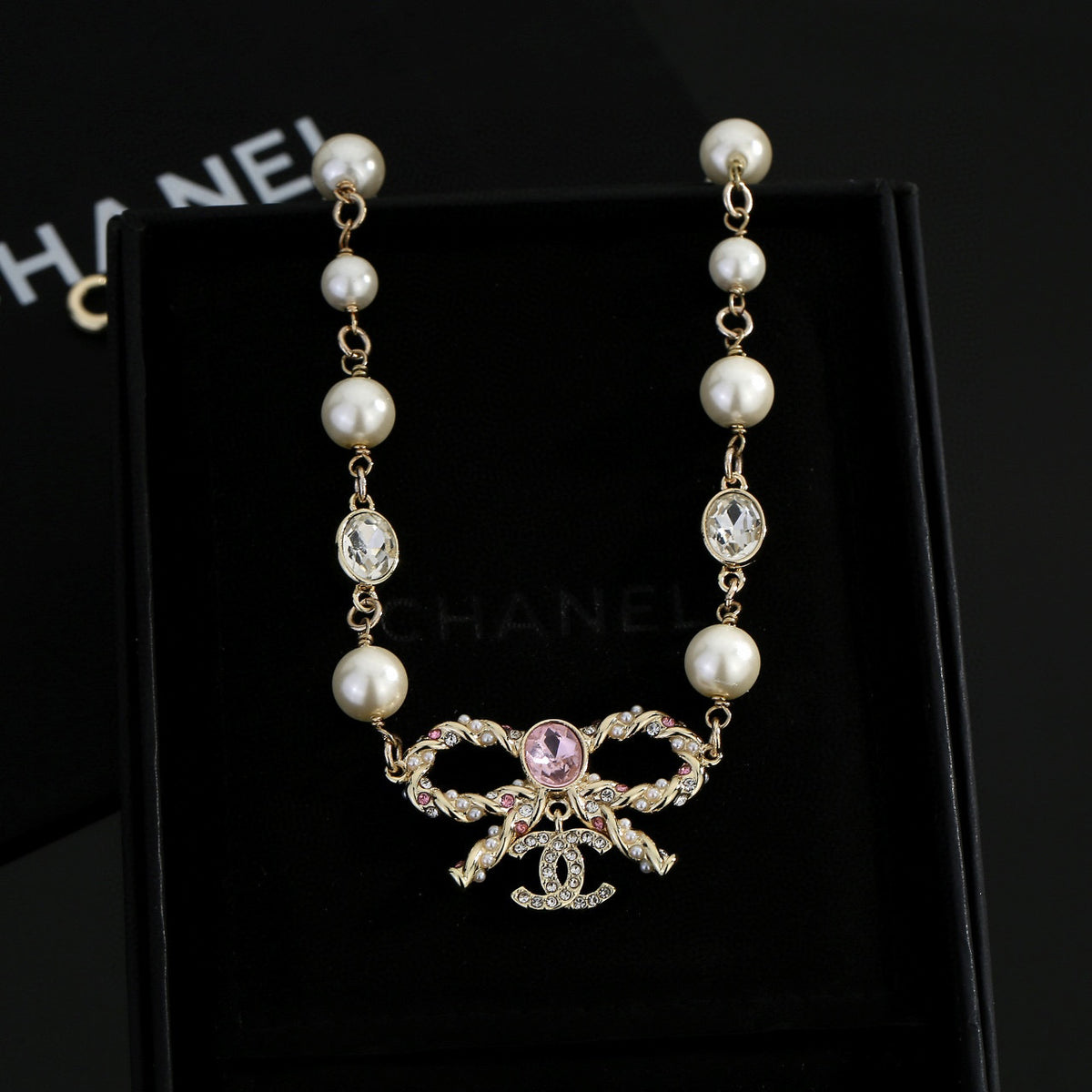 Bow Pearl-Detail Pendant Necklace – Pearl Detail – Design 012 side detail