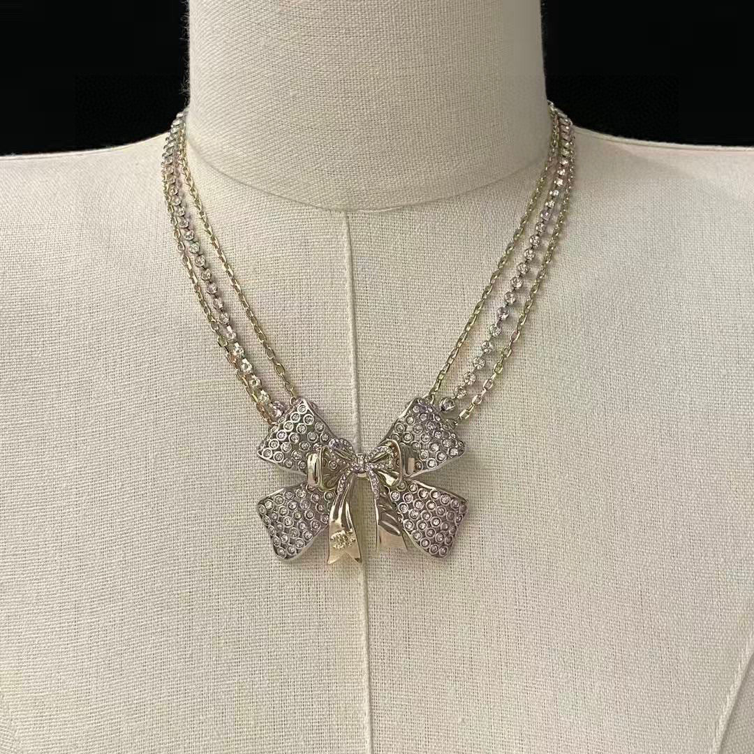Bow Crystal-Accent Pendant Necklace – Design 004 detail view