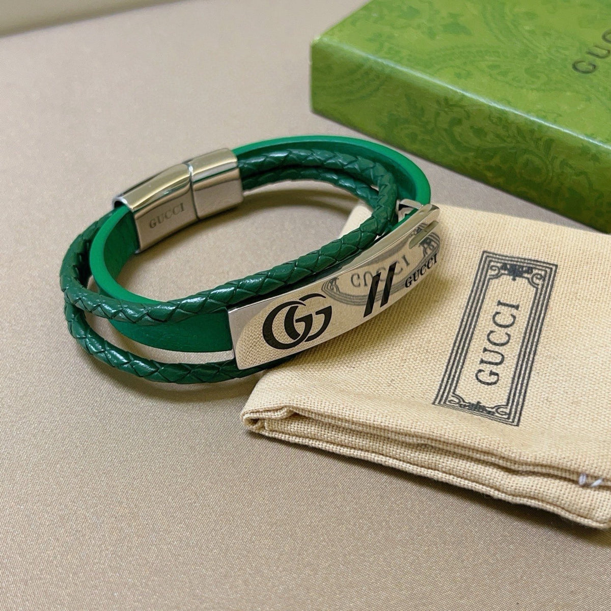 Double-G Emblem Bangle in Silver-Tone – Vintage Detail – Design 028 main product view