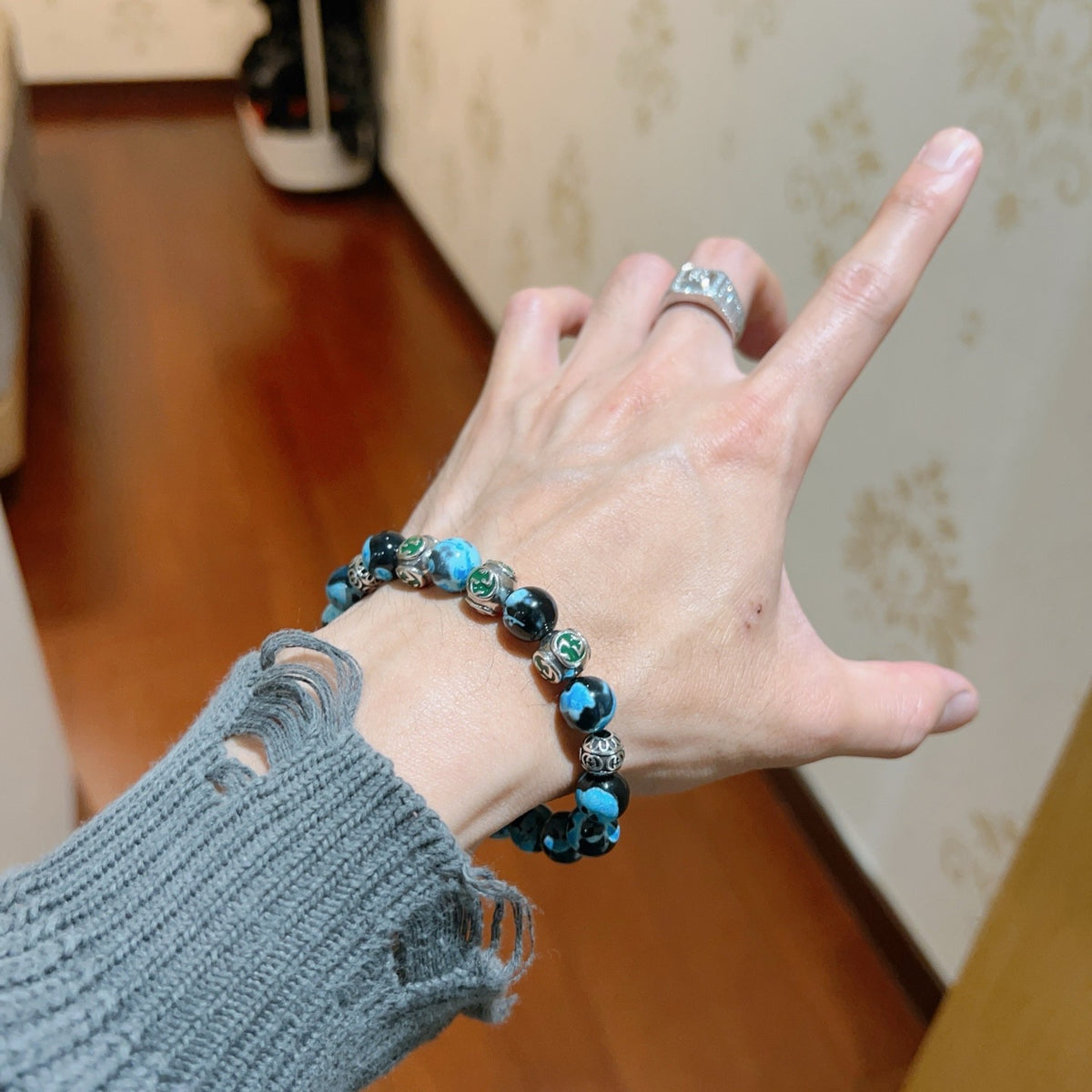 Double-G Emblem Beaded Bracelet in Polished Metal-Tone – Agate Detail – Design 029 front product view